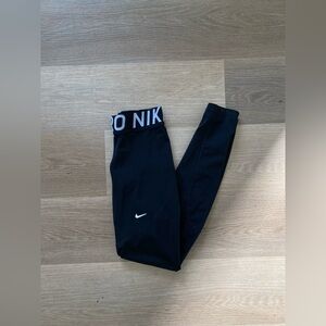 nike pro leggings size small